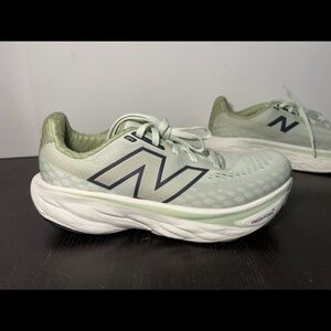 New Balance Fresh Foam X 1080v14 Running Shoes Mint/Obsidian Grey Womans 7B